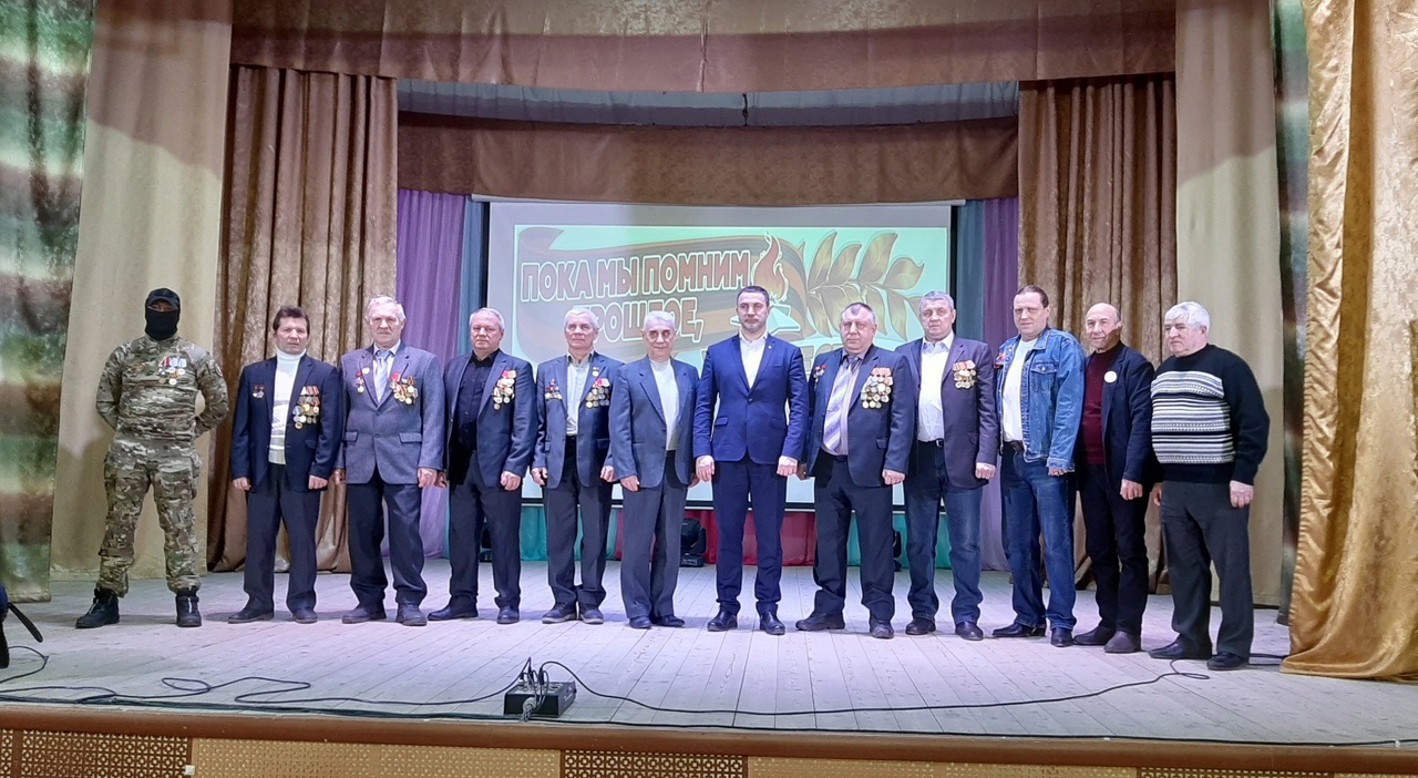 Не обсуждая Родины приказ.